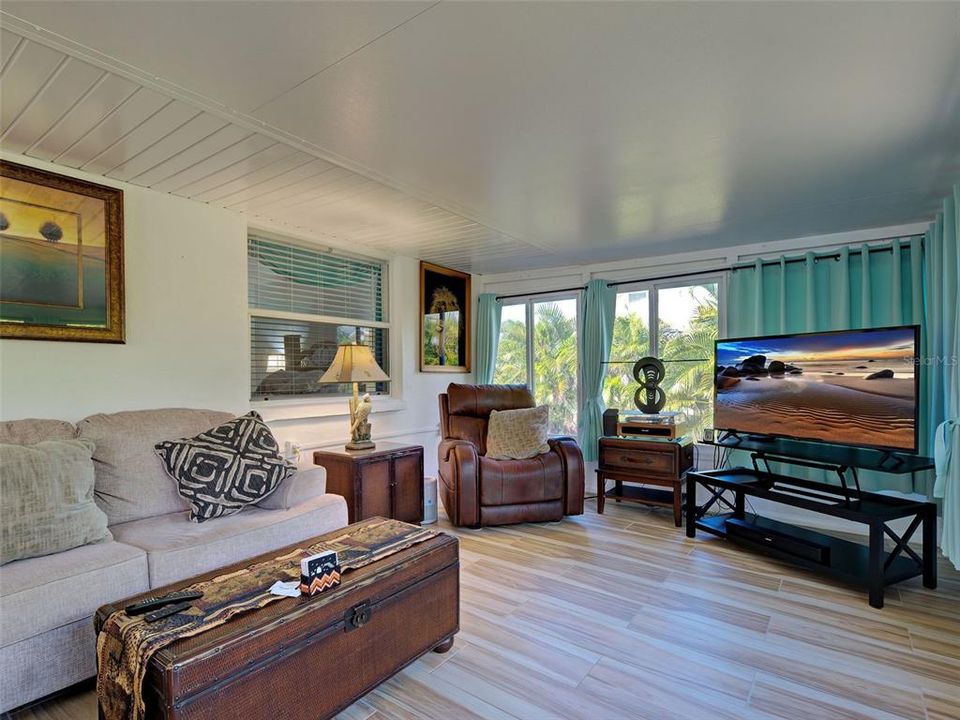 待售: $289,000 (2 贝兹, 2 浴室, 1410 平方英尺)