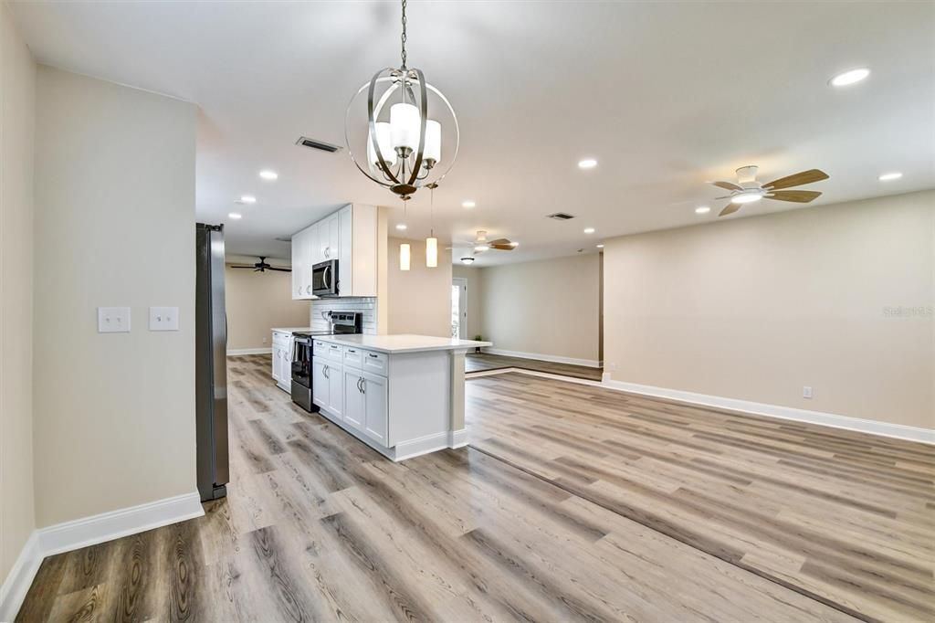 For Rent: $2,900 (4 beds, 2 baths, 1867 Square Feet)