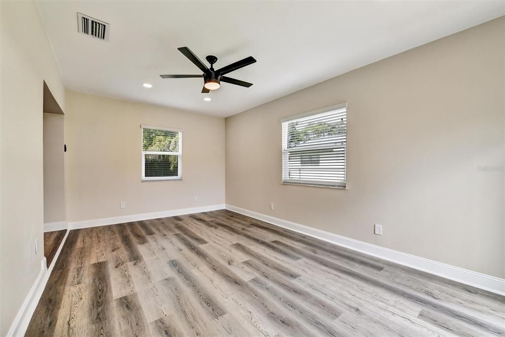 For Rent: $2,900 (4 beds, 2 baths, 1867 Square Feet)