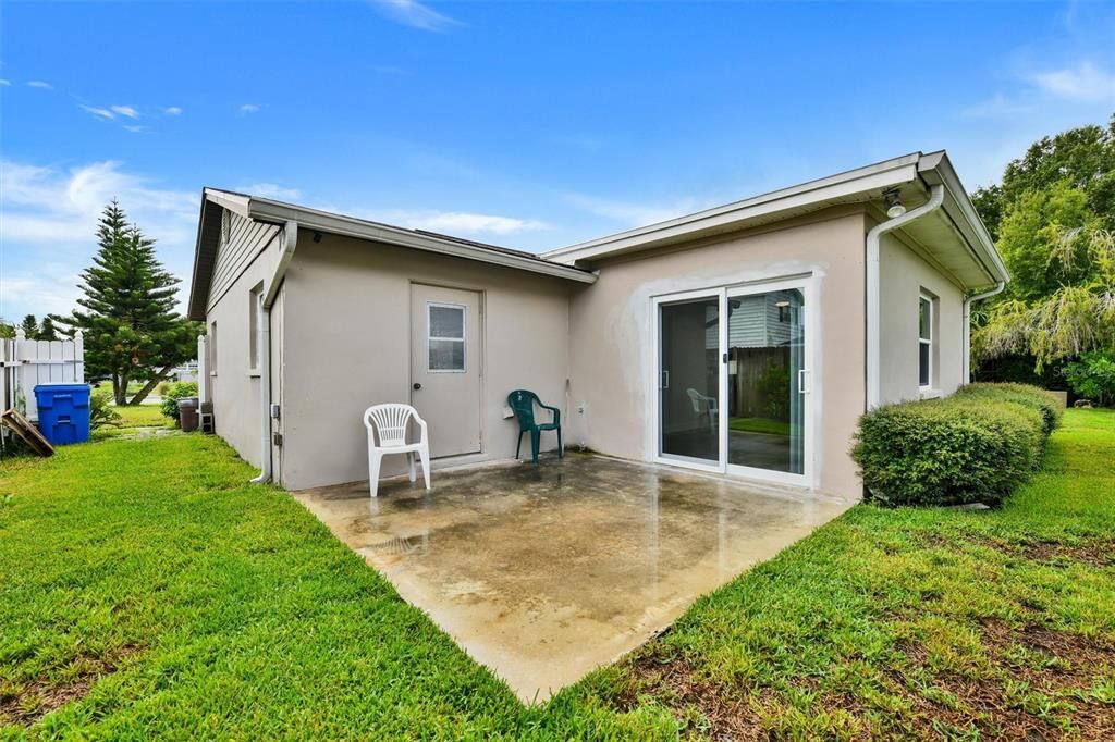 For Rent: $2,900 (4 beds, 2 baths, 1867 Square Feet)