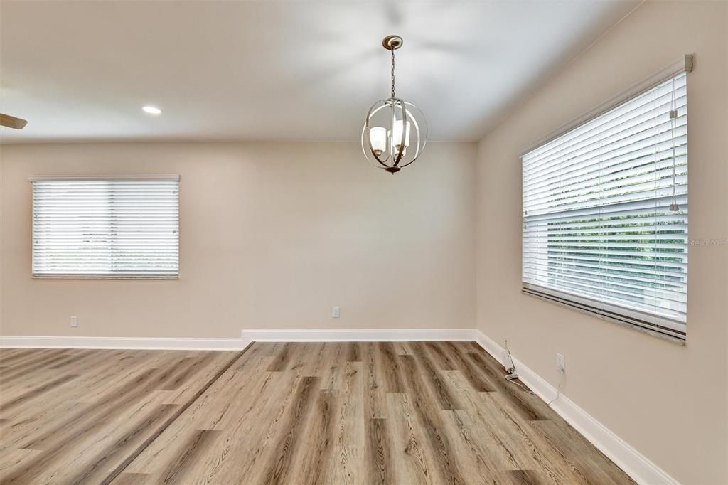 For Rent: $2,900 (4 beds, 2 baths, 1867 Square Feet)