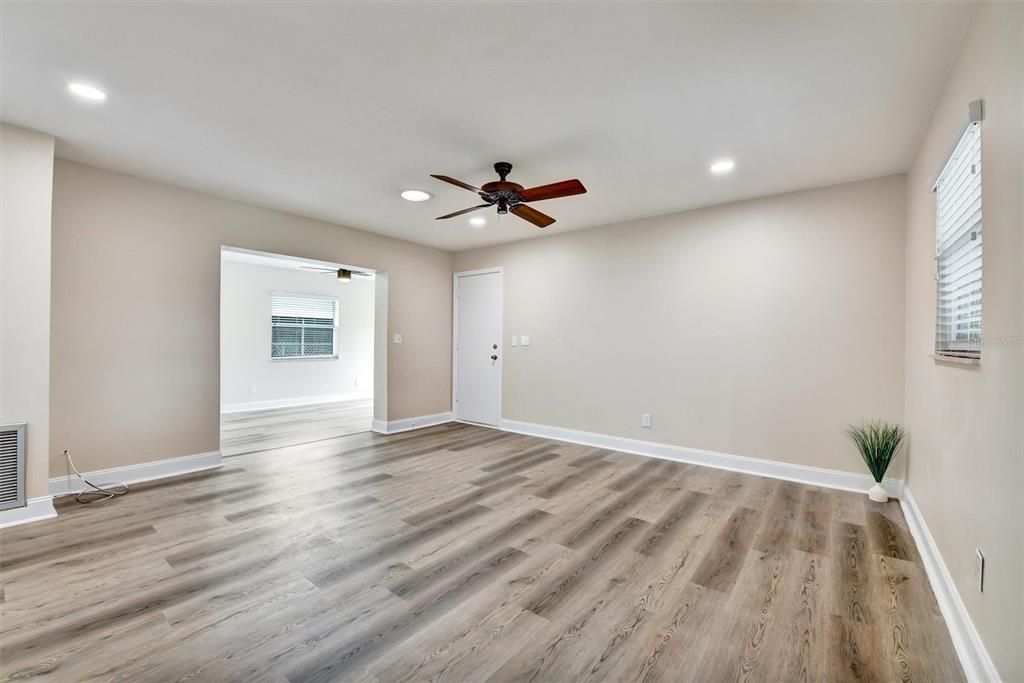 For Rent: $2,900 (4 beds, 2 baths, 1867 Square Feet)