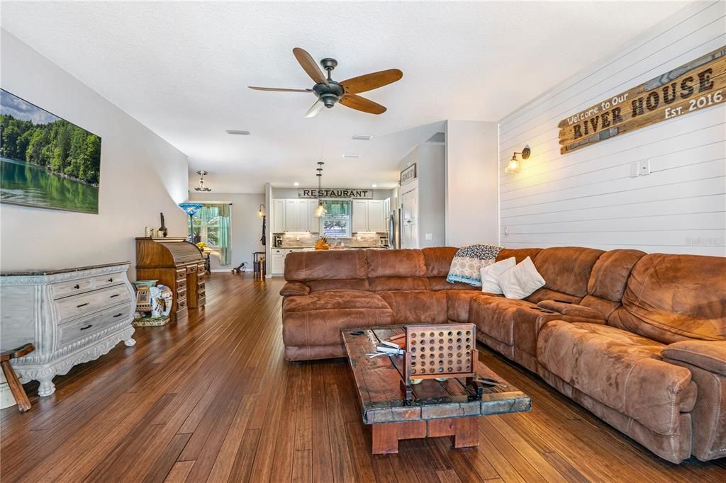 En Venta: $725,000 (3 camas, 2 baños, 1794 Pies cuadrados)