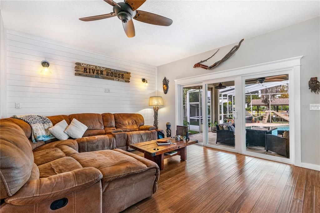 En Venta: $725,000 (3 camas, 2 baños, 1794 Pies cuadrados)