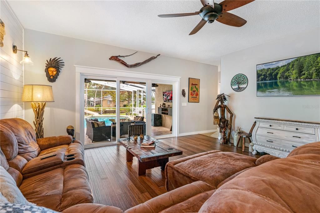 En Venta: $725,000 (3 camas, 2 baños, 1794 Pies cuadrados)