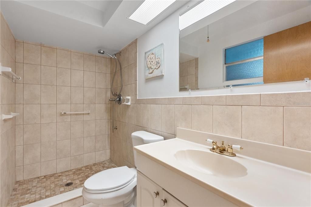 For Sale: $295,000 (3 beds, 2 baths, 1708 Square Feet)