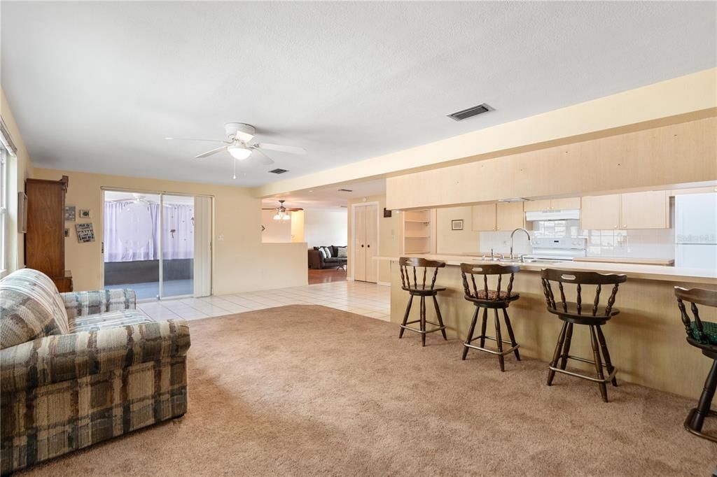 For Sale: $295,000 (3 beds, 2 baths, 1708 Square Feet)