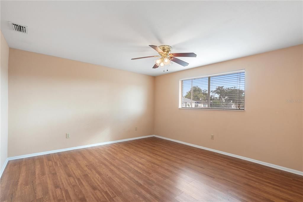 For Sale: $295,000 (3 beds, 2 baths, 1708 Square Feet)