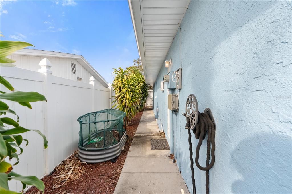 For Sale: $295,000 (3 beds, 2 baths, 1708 Square Feet)