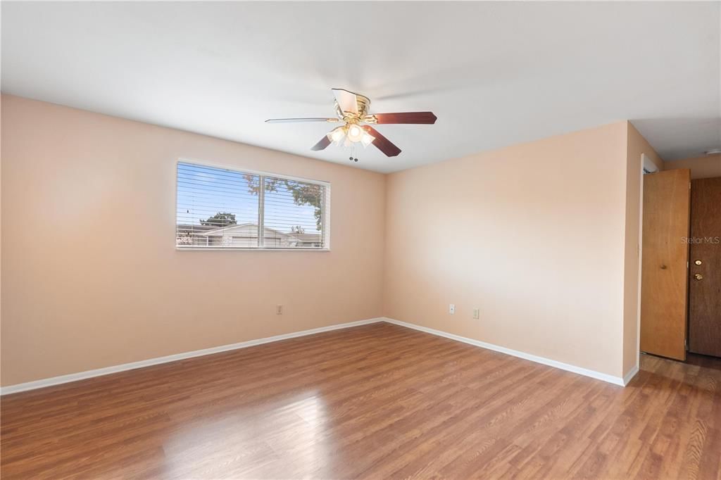 For Sale: $295,000 (3 beds, 2 baths, 1708 Square Feet)