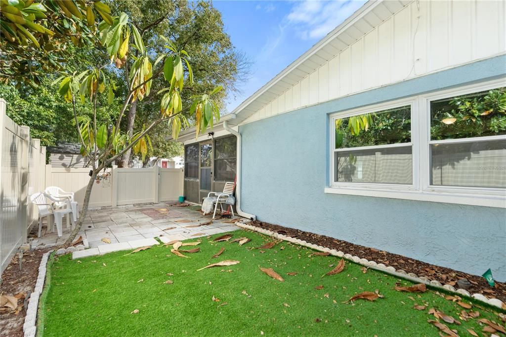 For Sale: $295,000 (3 beds, 2 baths, 1708 Square Feet)