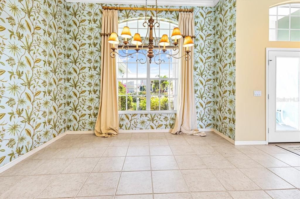 For Sale: $477,000 (3 beds, 2 baths, 2412 Square Feet)