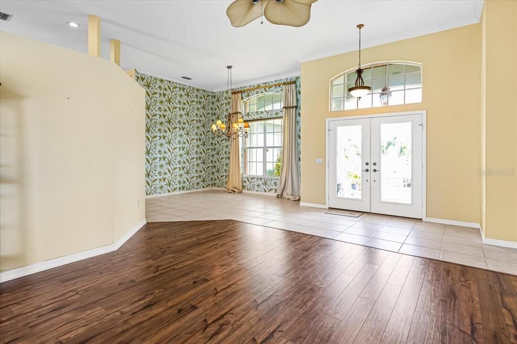 For Sale: $477,000 (3 beds, 2 baths, 2412 Square Feet)