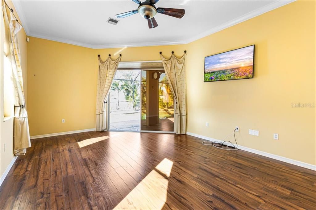 For Sale: $477,000 (3 beds, 2 baths, 2412 Square Feet)