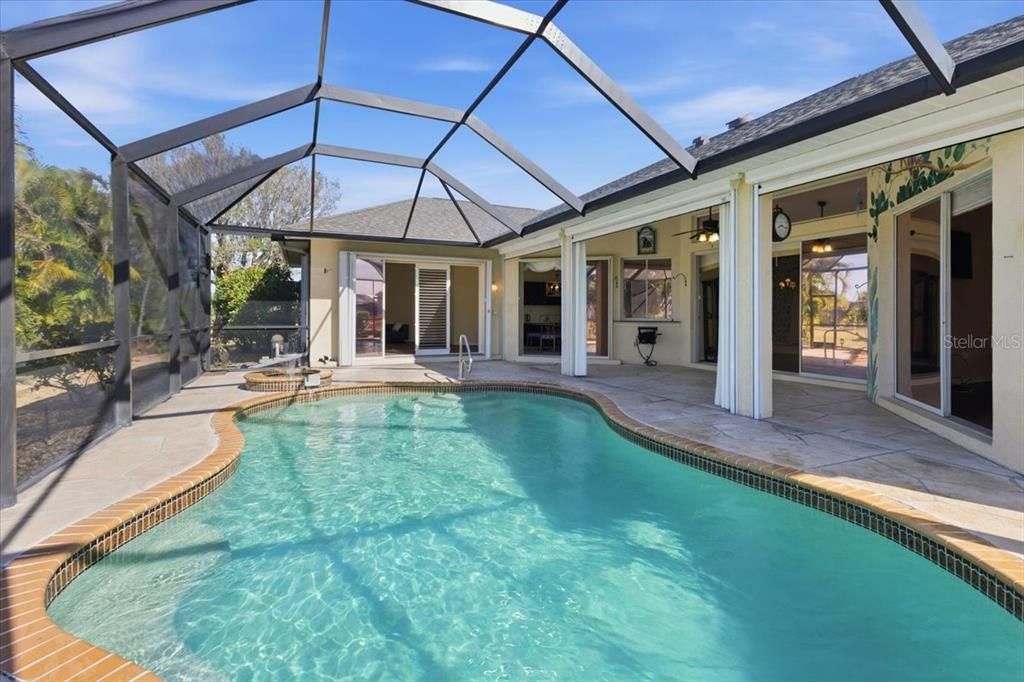 For Sale: $477,000 (3 beds, 2 baths, 2412 Square Feet)