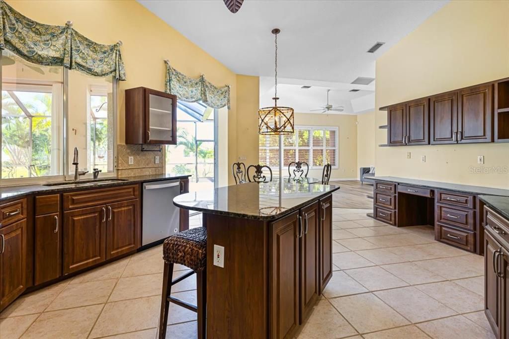 For Sale: $477,000 (3 beds, 2 baths, 2412 Square Feet)