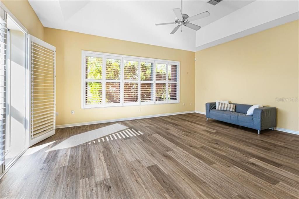 For Sale: $477,000 (3 beds, 2 baths, 2412 Square Feet)