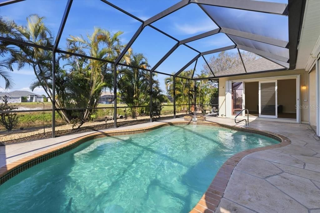 For Sale: $477,000 (3 beds, 2 baths, 2412 Square Feet)