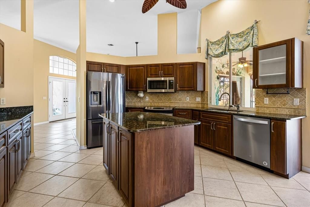 For Sale: $477,000 (3 beds, 2 baths, 2412 Square Feet)