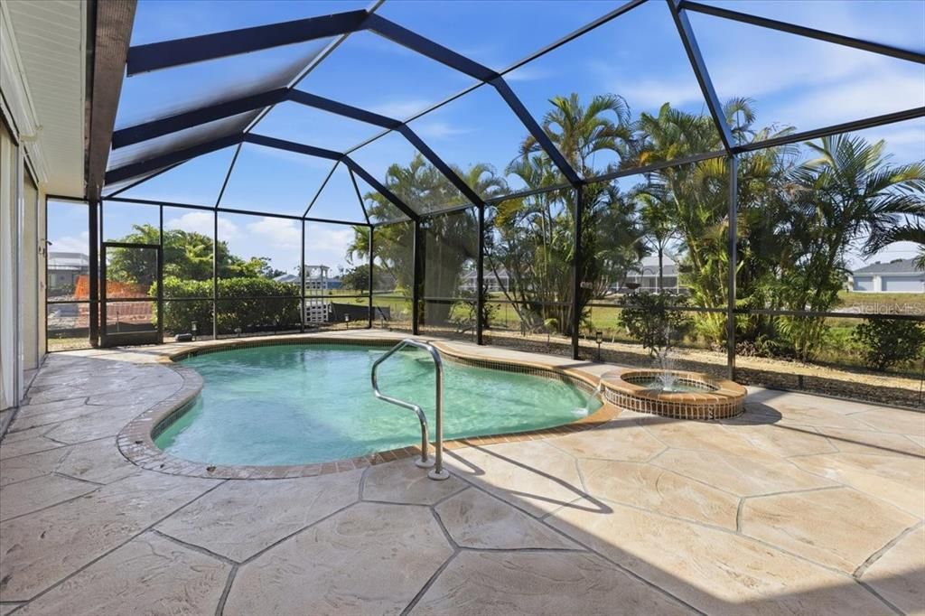 For Sale: $477,000 (3 beds, 2 baths, 2412 Square Feet)