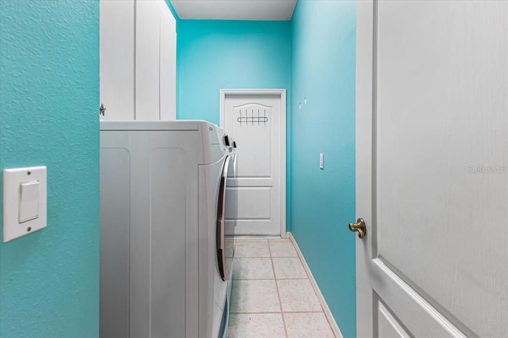 For Sale: $477,000 (3 beds, 2 baths, 2412 Square Feet)