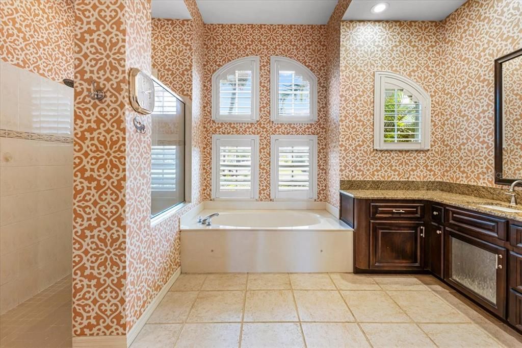 For Sale: $477,000 (3 beds, 2 baths, 2412 Square Feet)