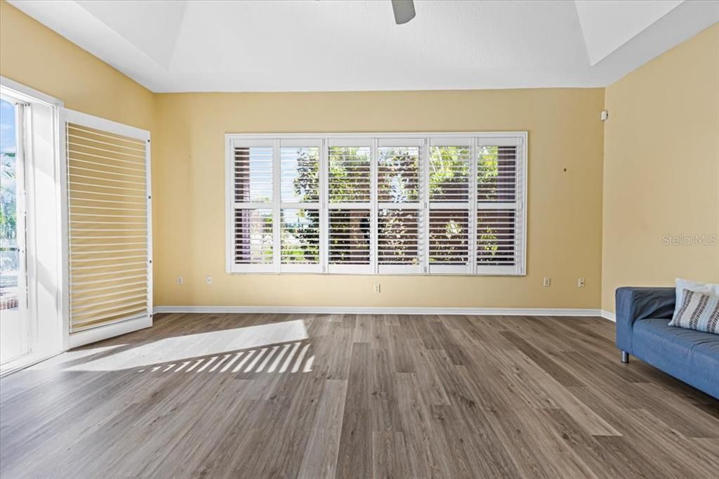 For Sale: $477,000 (3 beds, 2 baths, 2412 Square Feet)