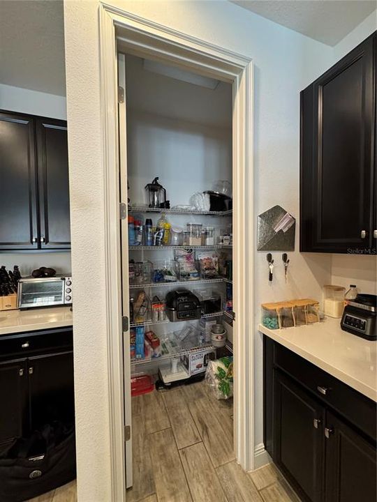 For Rent: $3,000 (4 beds, 3 baths, 1718 Square Feet)