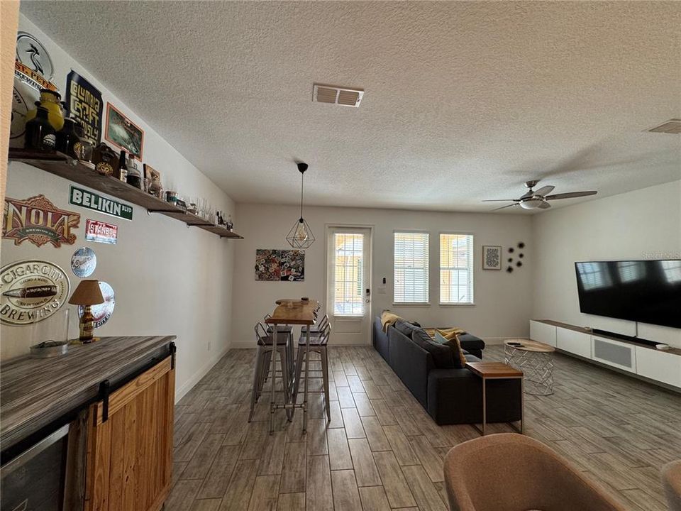 For Rent: $3,000 (4 beds, 3 baths, 1718 Square Feet)