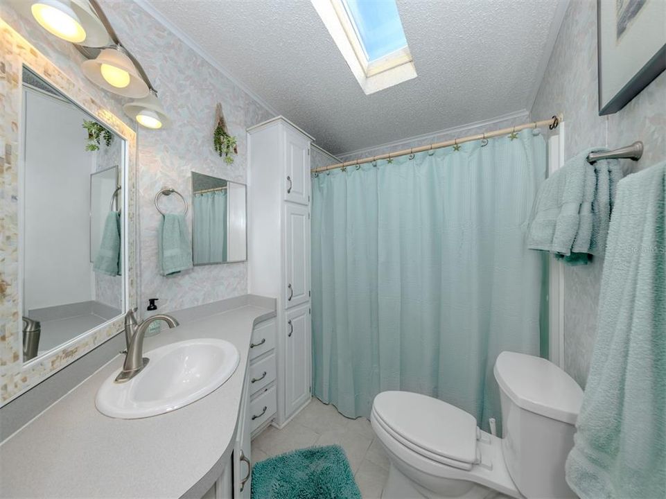 For Sale: $179,900 (2 beds, 2 baths, 1566 Square Feet)