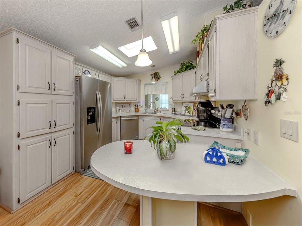 For Sale: $179,900 (2 beds, 2 baths, 1566 Square Feet)