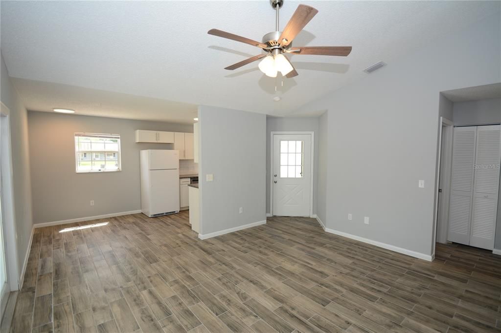 En Renta: $1,700 (3 camas, 2 baños, 1129 Pies cuadrados)