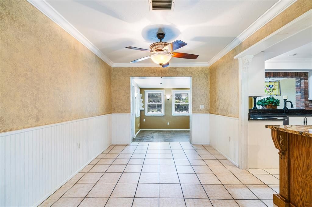 待售: $389,000 (3 贝兹, 2 浴室, 1645 平方英尺)