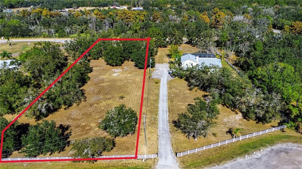 En Venta: $145,000 (1.57 acres)