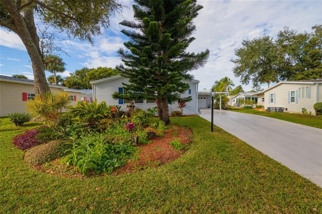 For Sale: $349,000 (2 beds, 2 baths, 1905 Square Feet)