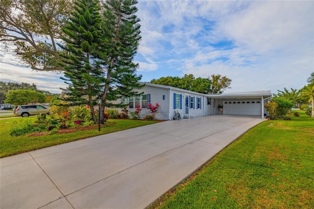 For Sale: $349,000 (2 beds, 2 baths, 1905 Square Feet)