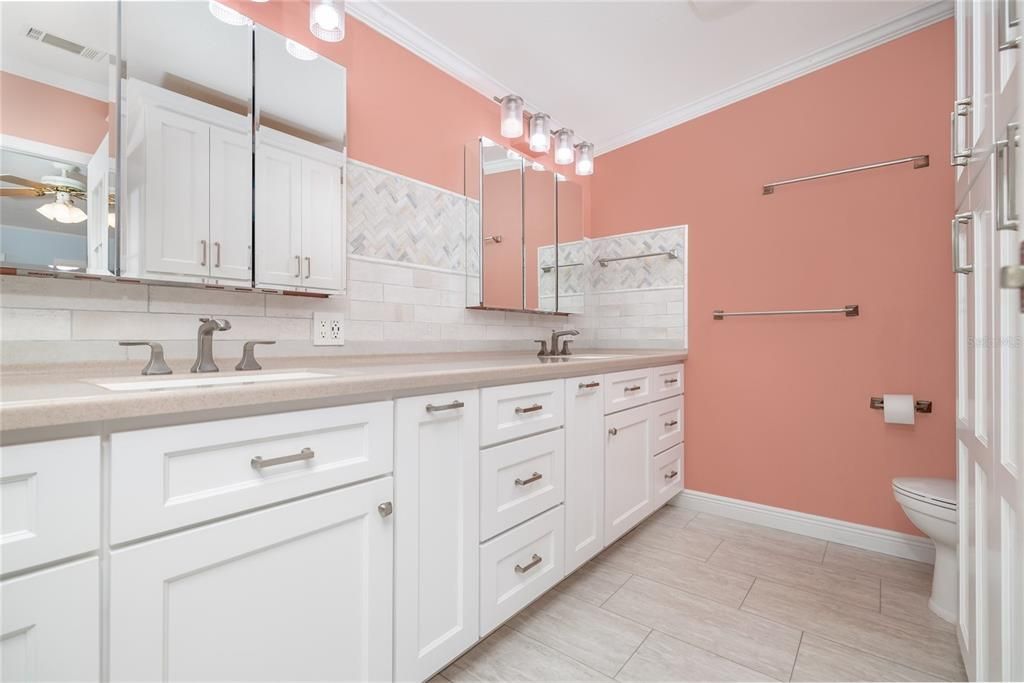 For Sale: $349,000 (2 beds, 2 baths, 1905 Square Feet)