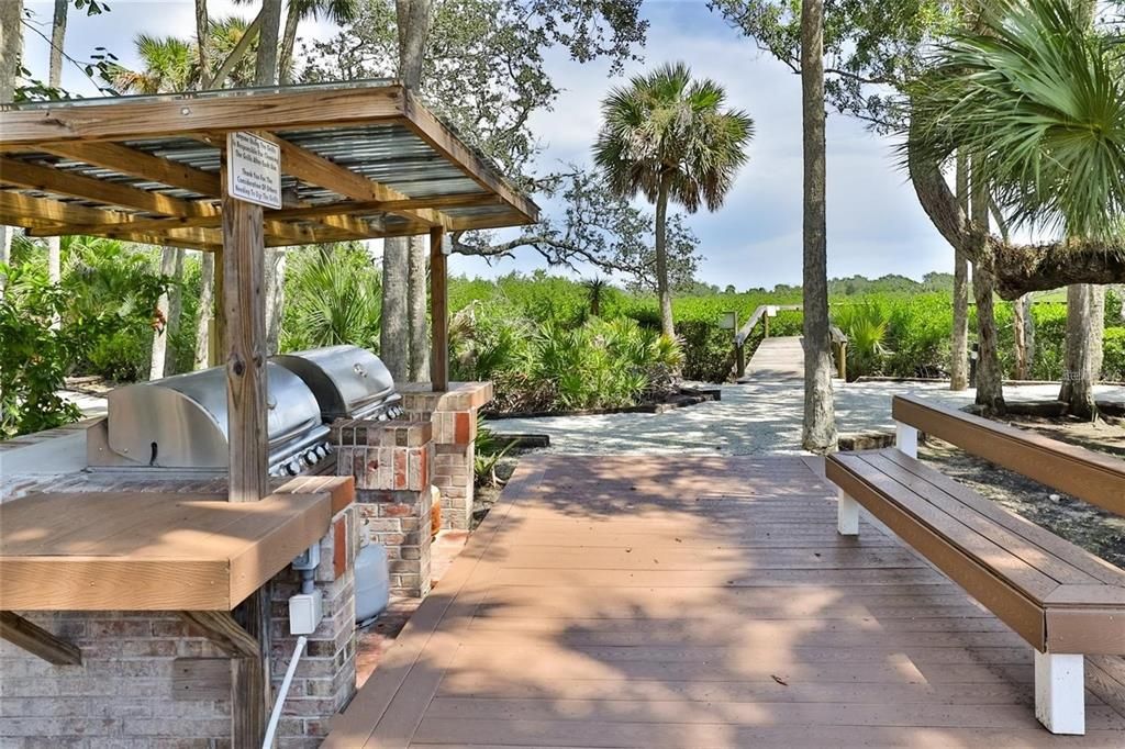 For Sale: $349,000 (2 beds, 2 baths, 1905 Square Feet)