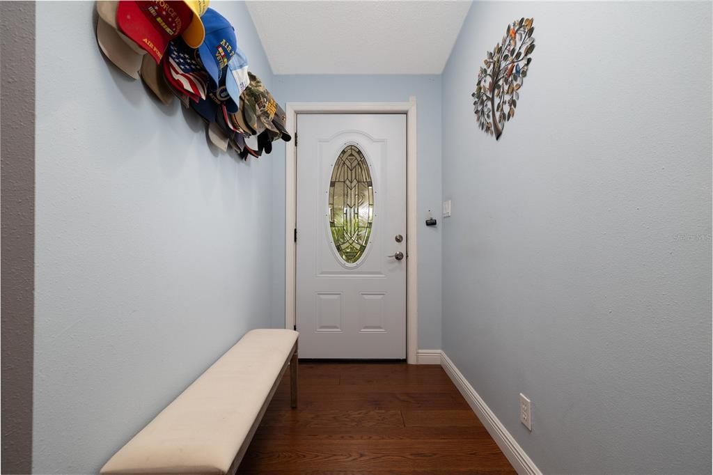 For Sale: $349,000 (2 beds, 2 baths, 1905 Square Feet)