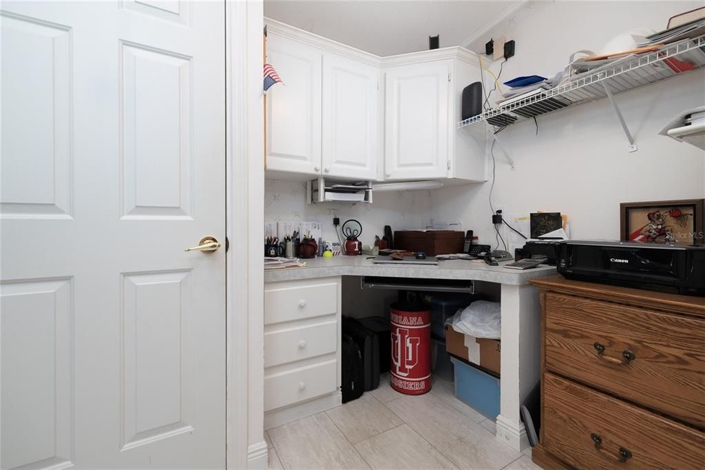 For Sale: $349,000 (2 beds, 2 baths, 1905 Square Feet)