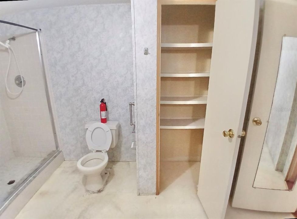 For Sale: $229,900 (4 beds, 3 baths, 1836 Square Feet)