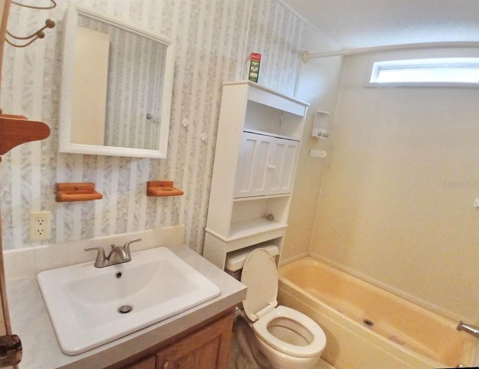 For Sale: $229,900 (4 beds, 3 baths, 1836 Square Feet)