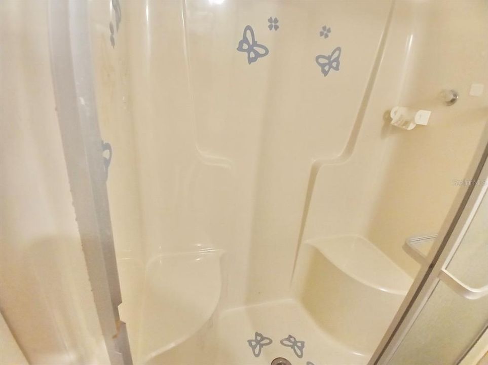 For Sale: $229,900 (4 beds, 3 baths, 1836 Square Feet)