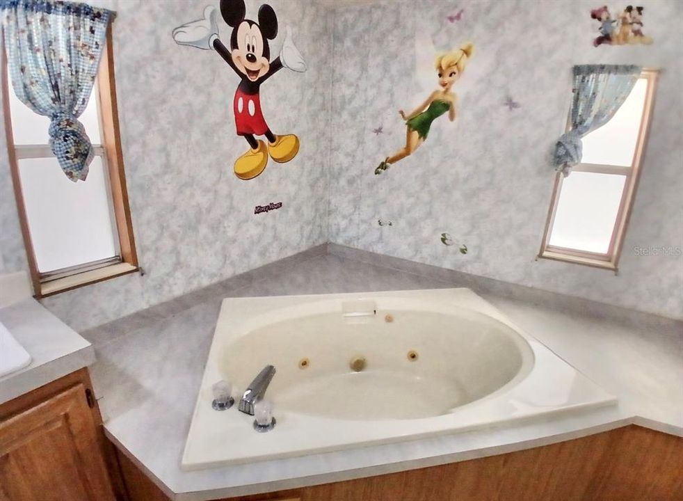 For Sale: $229,900 (4 beds, 3 baths, 1836 Square Feet)