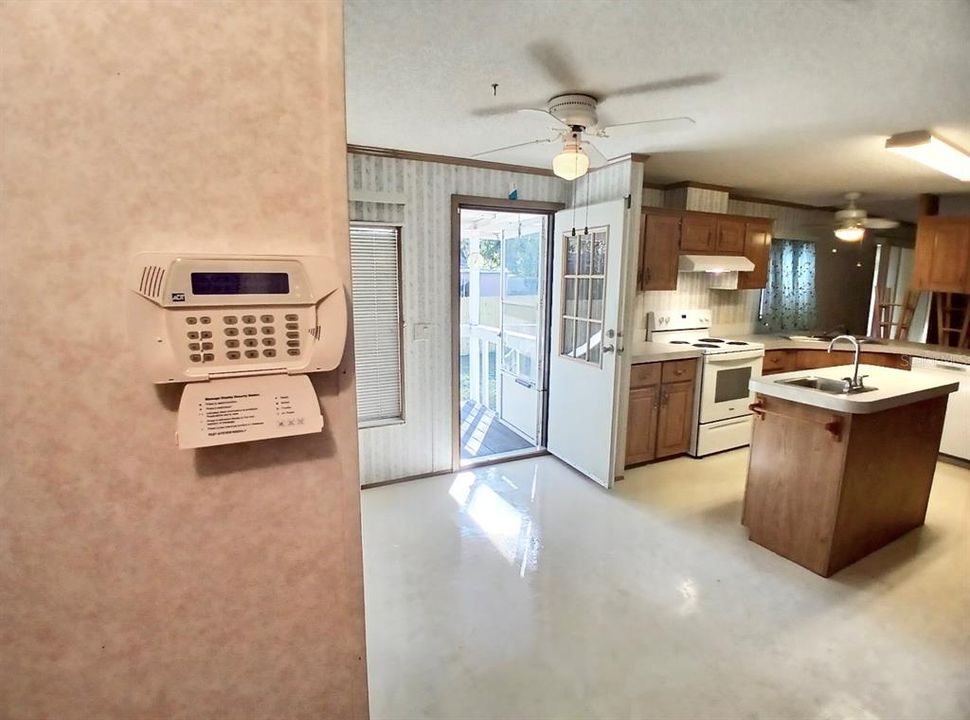 For Sale: $229,900 (4 beds, 3 baths, 1836 Square Feet)