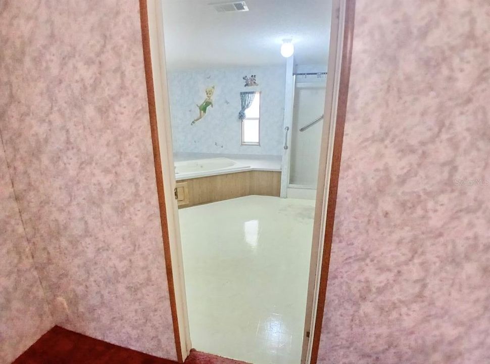 For Sale: $229,900 (4 beds, 3 baths, 1836 Square Feet)