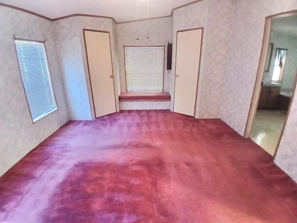 For Sale: $229,900 (4 beds, 3 baths, 1836 Square Feet)