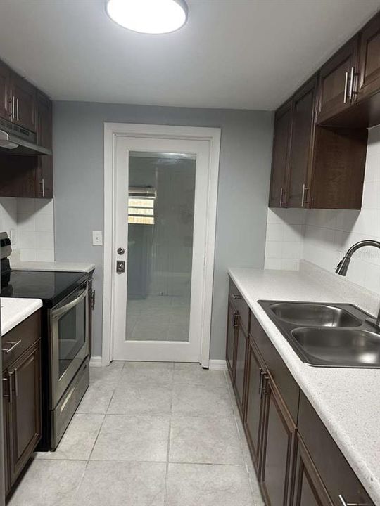 В аренду: $2,299 (3 спален, 2 ванн, 1286 Квадратных фут)