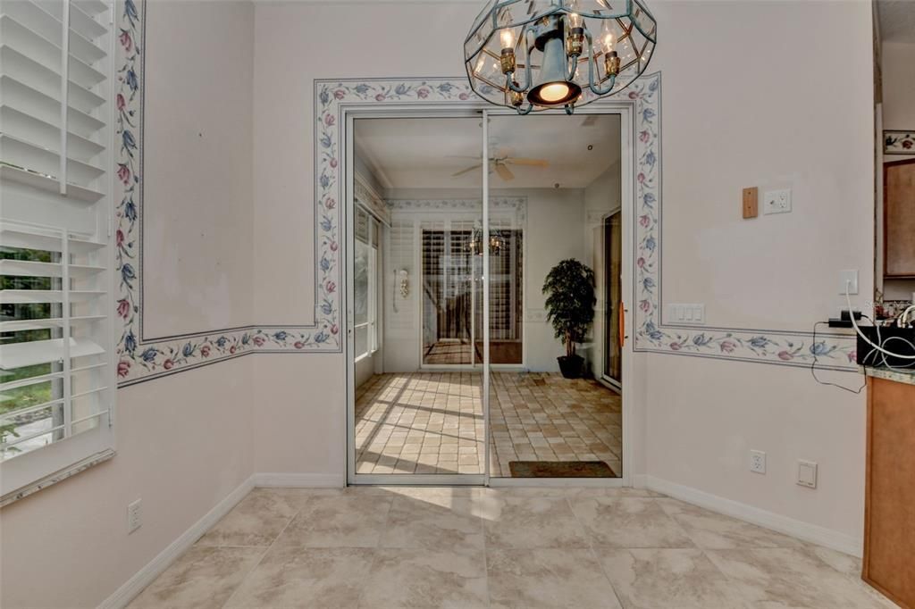 待售: $295,000 (3 贝兹, 2 浴室, 2027 平方英尺)