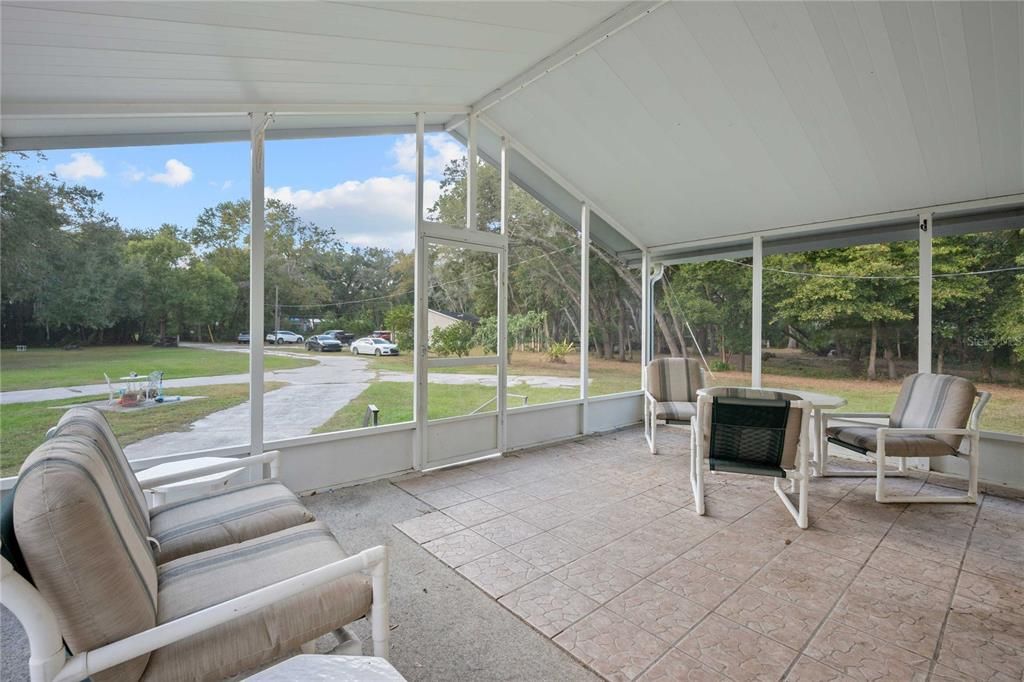 На продажу: $294,900 (3 спален, 2 ванн, 1980 Квадратных фут)